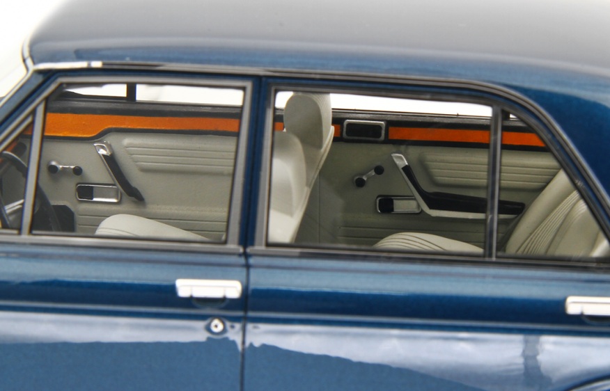 Fiat 130 Berlina 1971 blue 1:18 Laudoracing Model