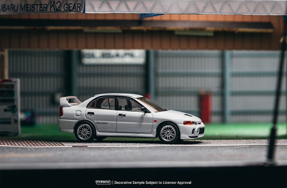 Mitsubishi Lancer RS Evolution IV 1996 white 1:64 Tarmac