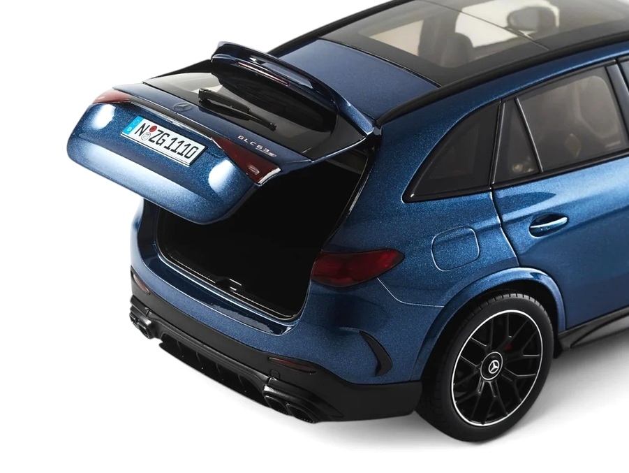 Mercedes-AMG GLC 63 spectral blue 1:18 NZG