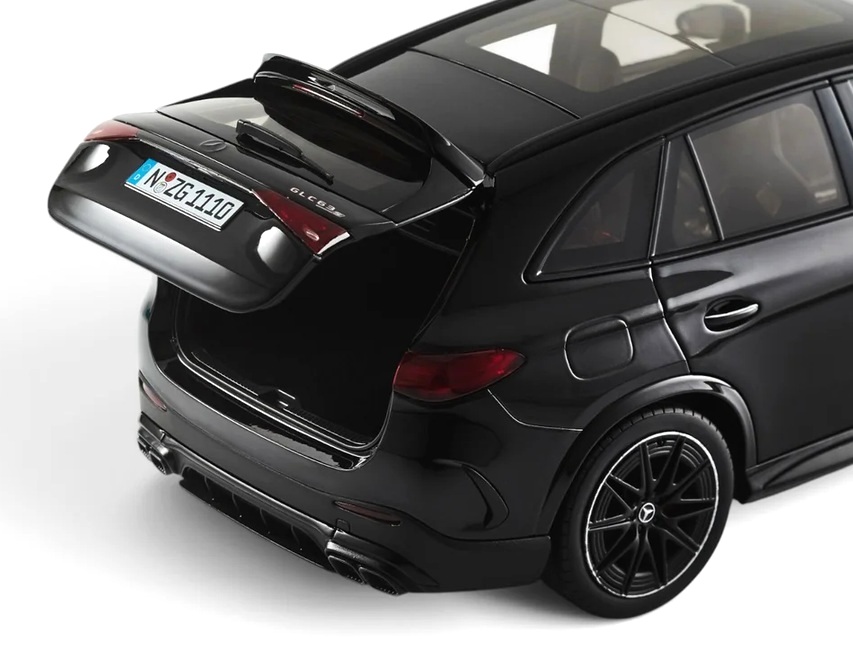 Mercedes-AMG GLC 63 obsidian black 1:18 NZG