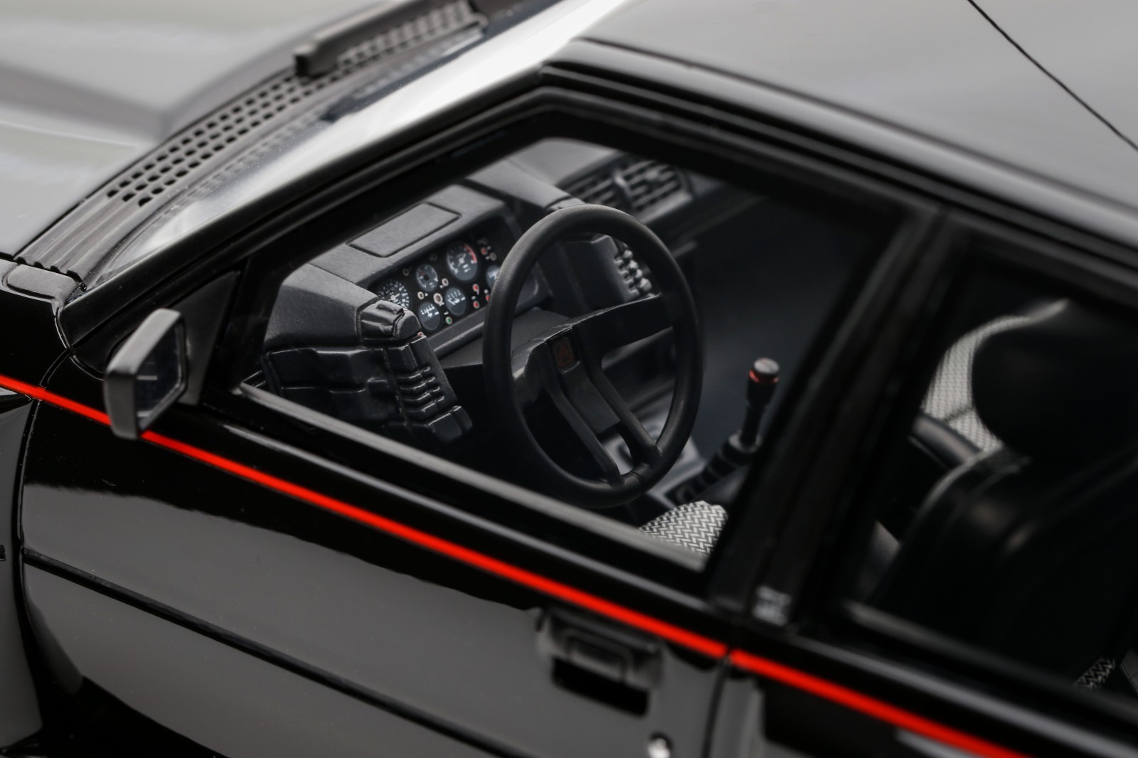Citroen BX 4TC Serie 200 1985 black 1:18 OttOmobile