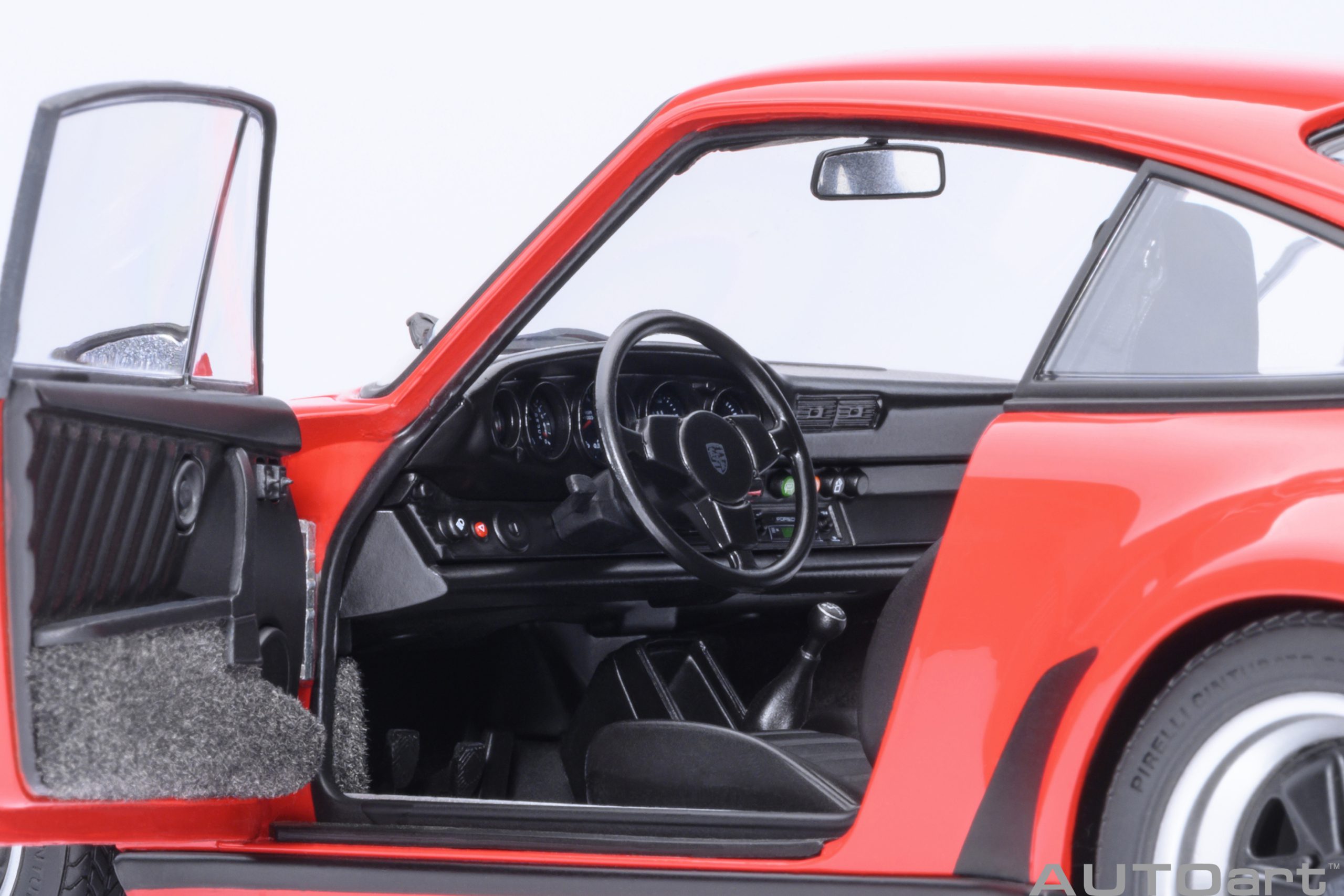 Porsche 911 930 Turbo 3.0 guards red 1:18 AUTOart