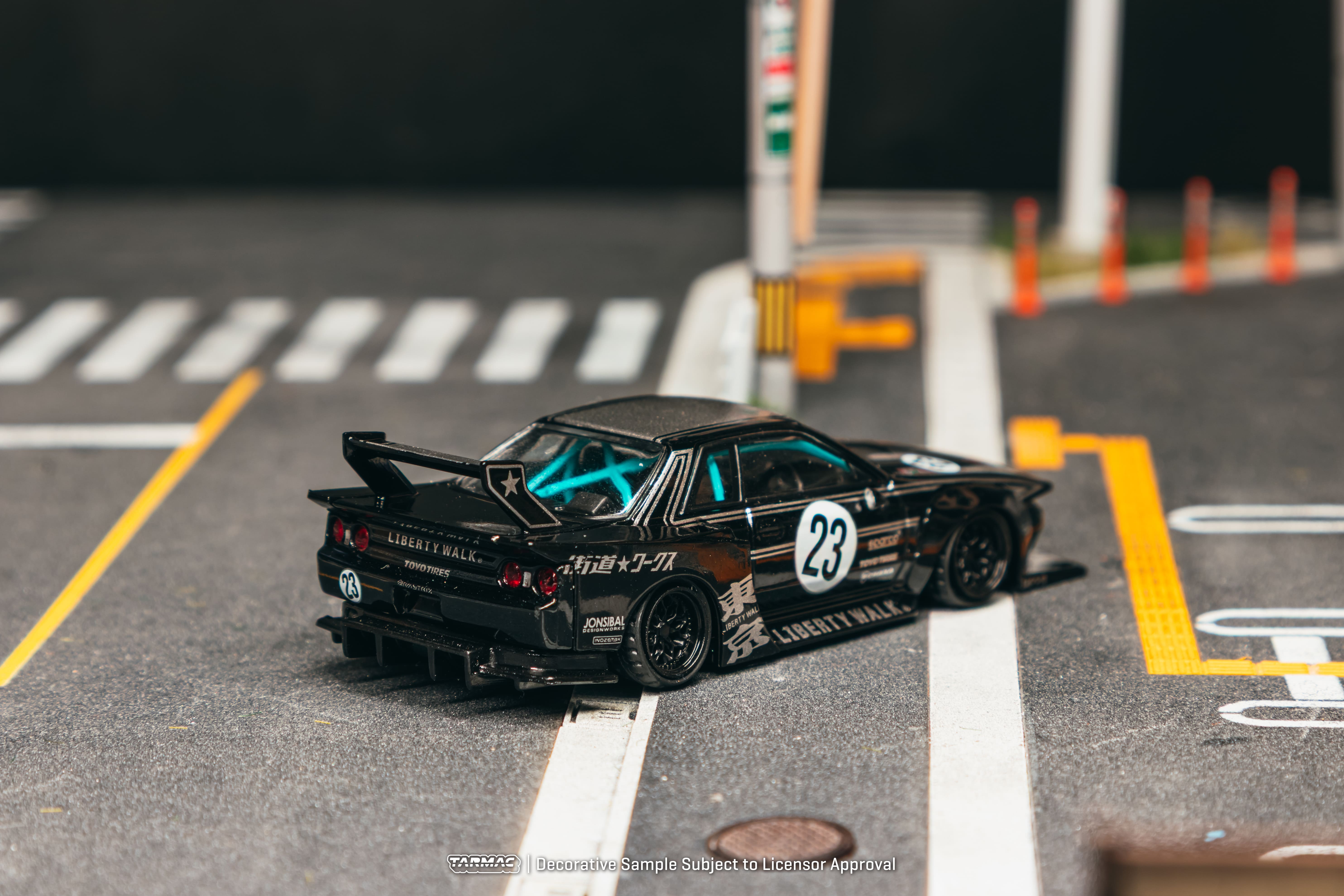 Nissan Skyline (R32) 2025 LB-Kaido Works black 1:64 Tarmac