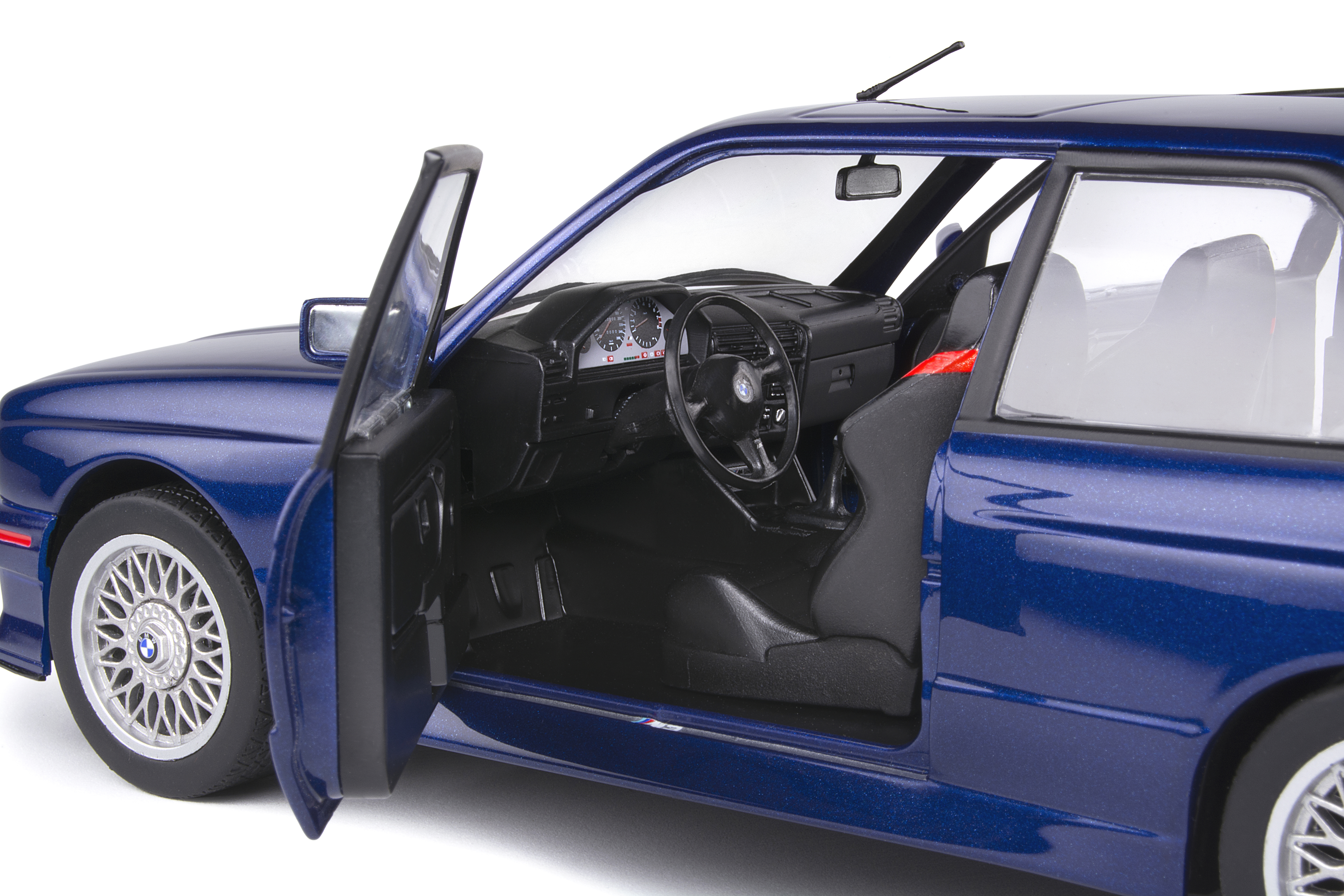 BMW M3 E30 1990 Mauritius blue 1:18 Solido