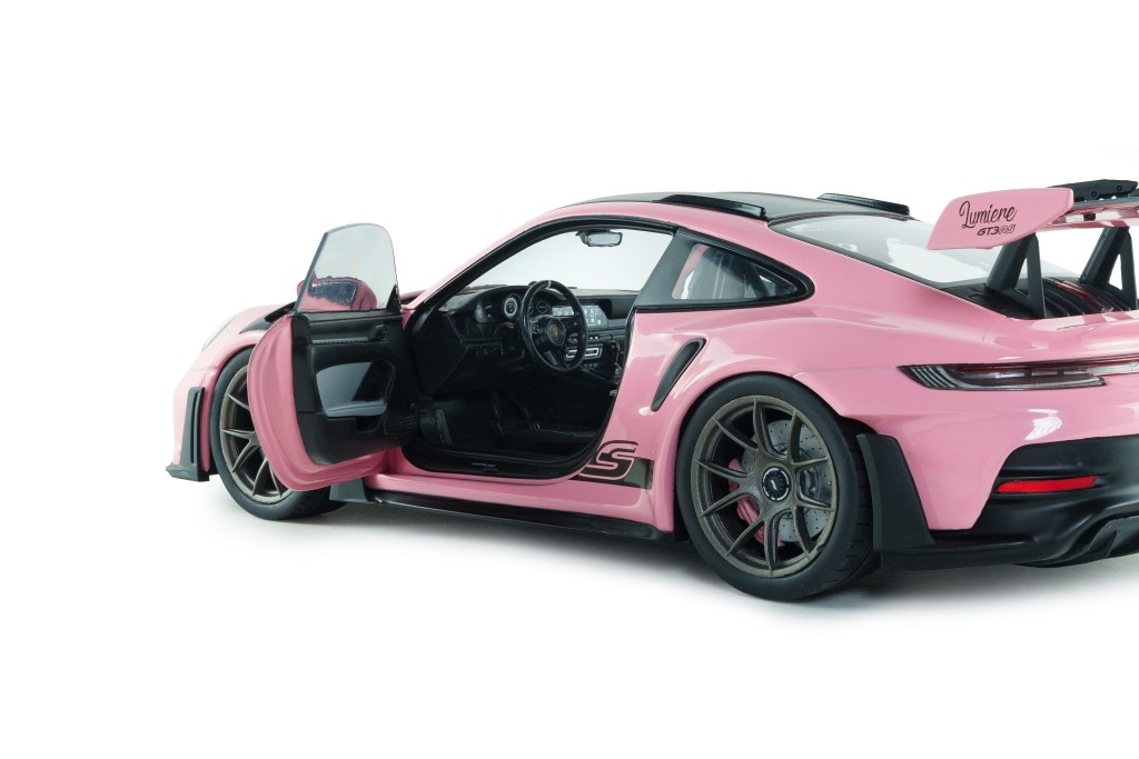 Porsche 911 GT3 RS Weissach Package 2024 pink 1:18 Solido