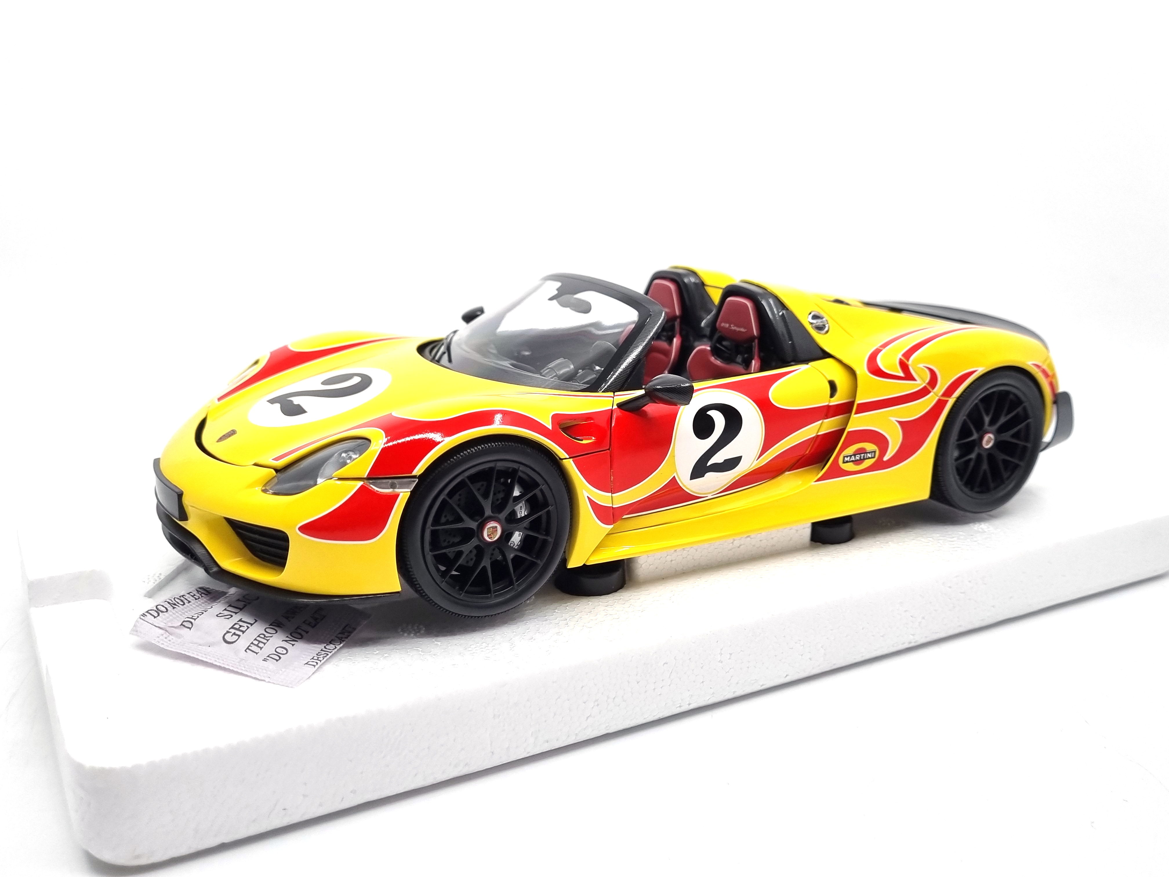 Porsche 918 Spyder 2015 1:18 Minichamps