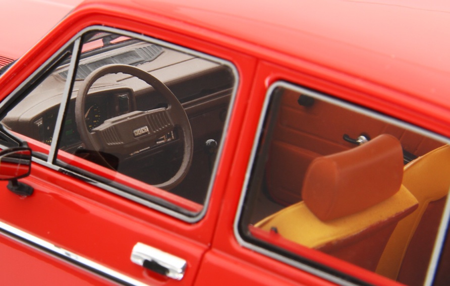 Fiat 128 1100 CL 1976 red 1:18 Laudoracing Model