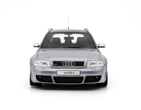 Audi RS 4 (B5) Avant "stanced" 2025 Avus Silver 1:18 OttOmobile