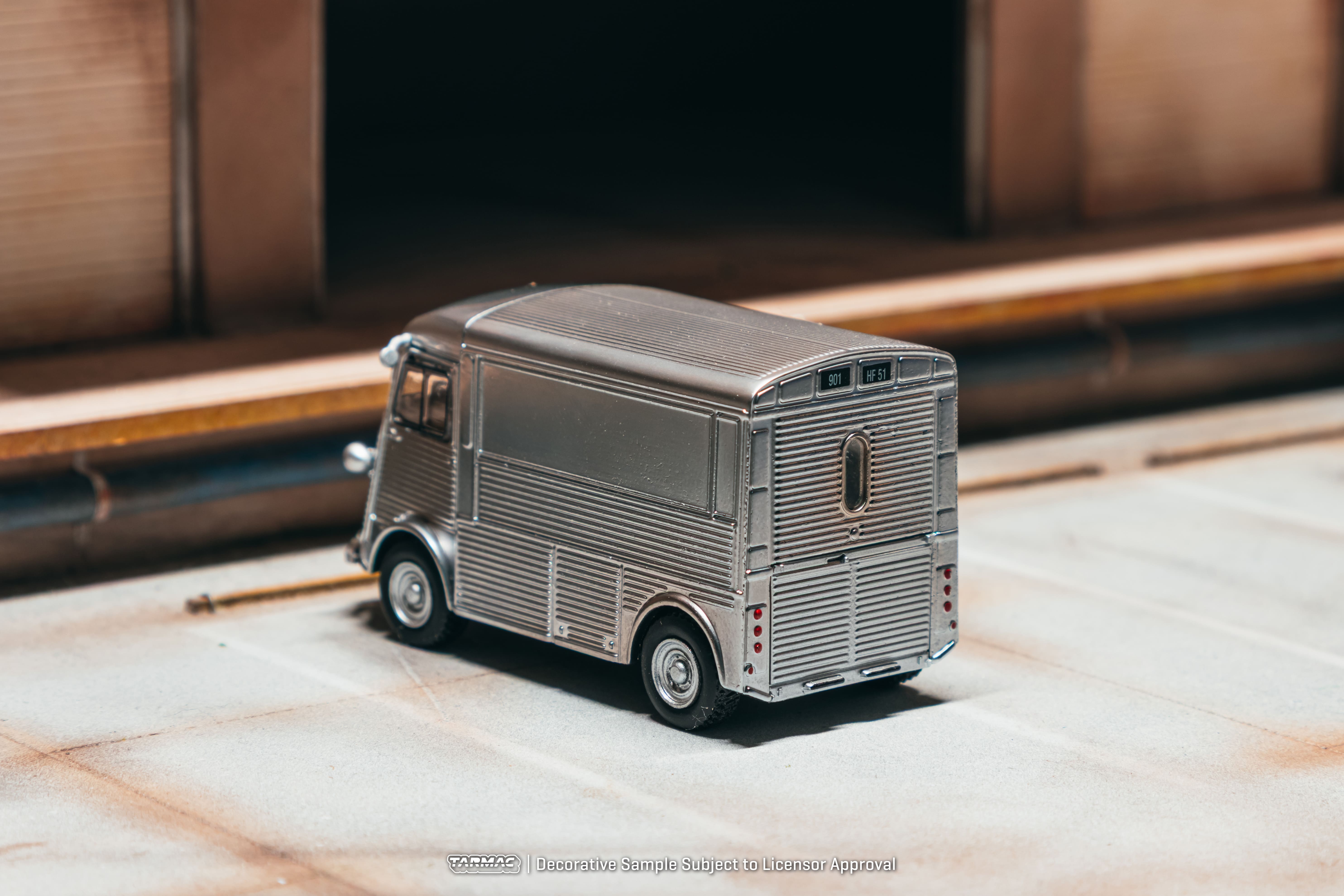 Citroën Type H 1969 silver 1:64 Tarmac