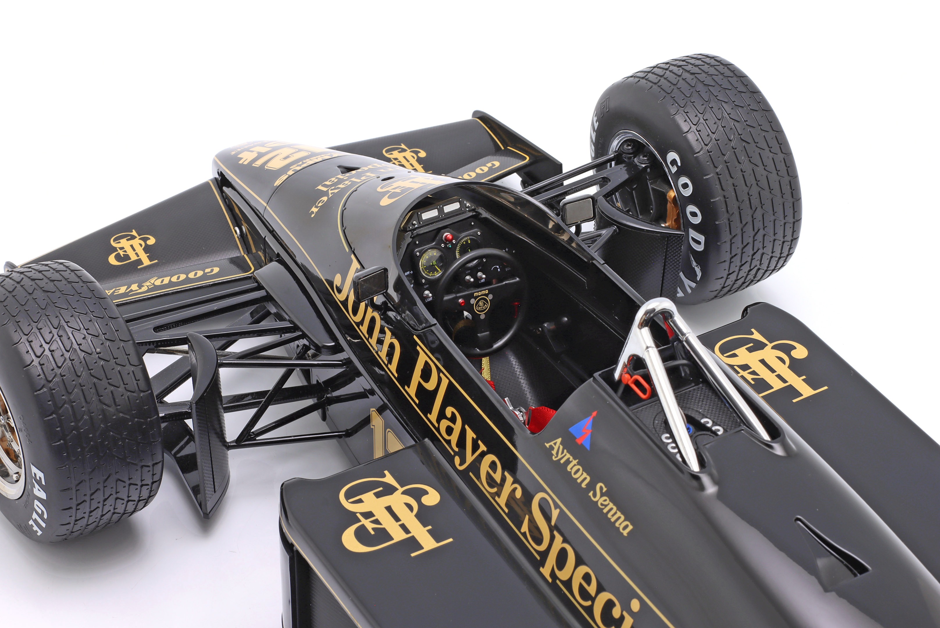 Lotus 97T #12 Ayrton Senna Winner Portugal GP F1 1985 1:8 Werk83