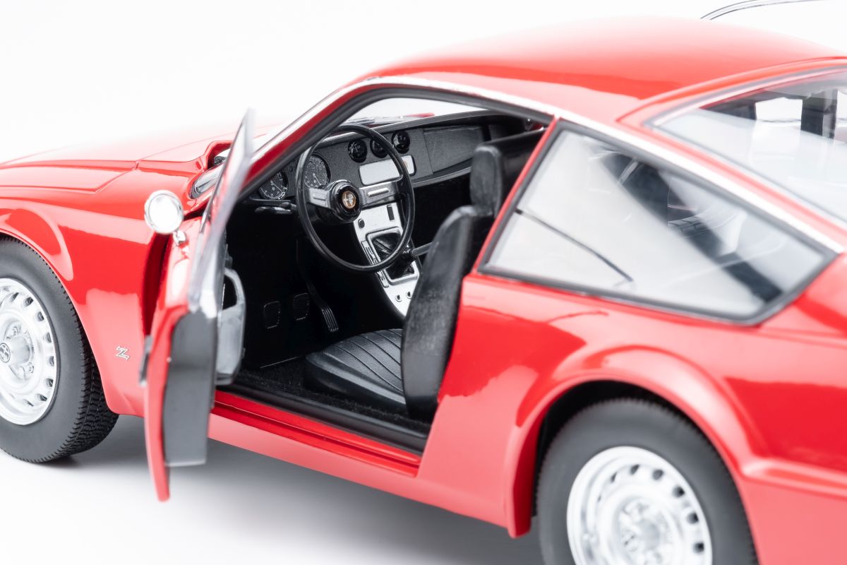 Alfa Romeo Junior Zagato 1969 rosso zagato 1:18 Norev