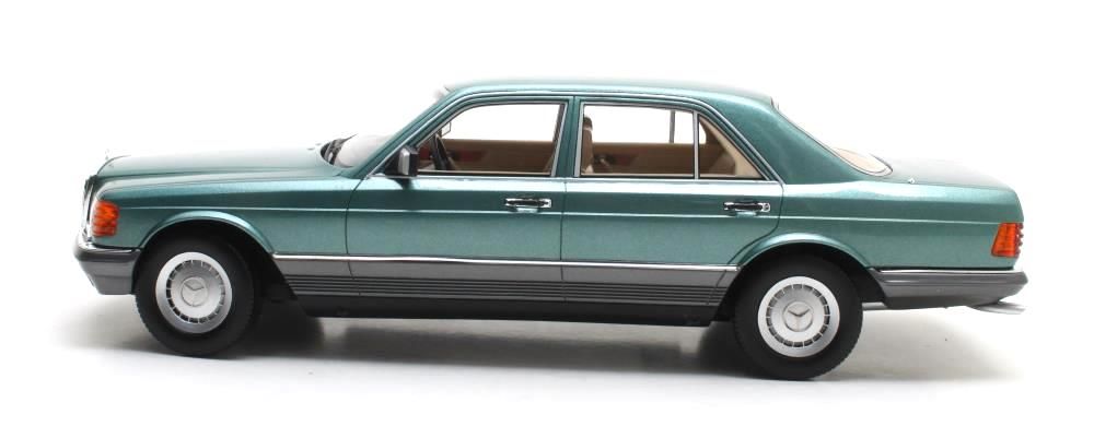 Mercedes-Benz 280SE W126 1980 metallic blue 1:18 Cult Scale Models