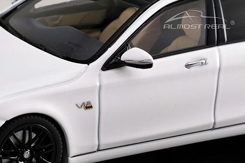 Brabus 900 Mercedes-Maybach S600 diamond white 1:43 Almost Real