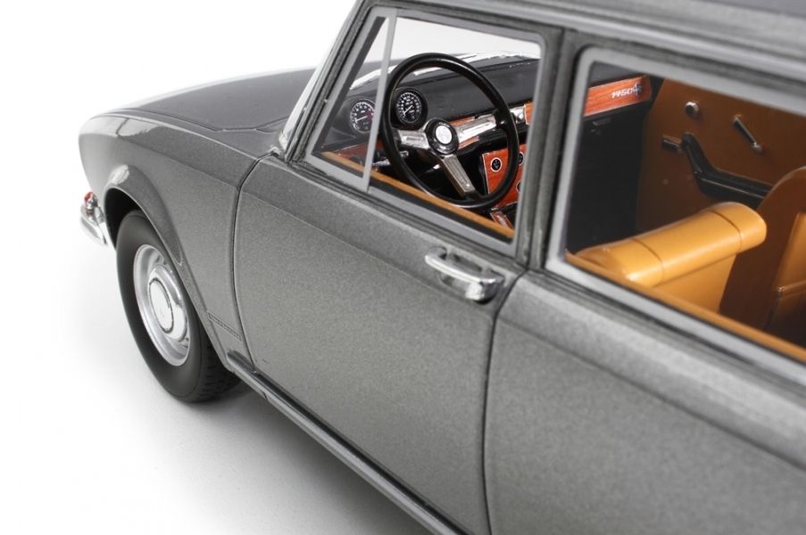 Alfa Romeo 1750 Berlina 1968 grey metallic 1:18 Laudoracing Model