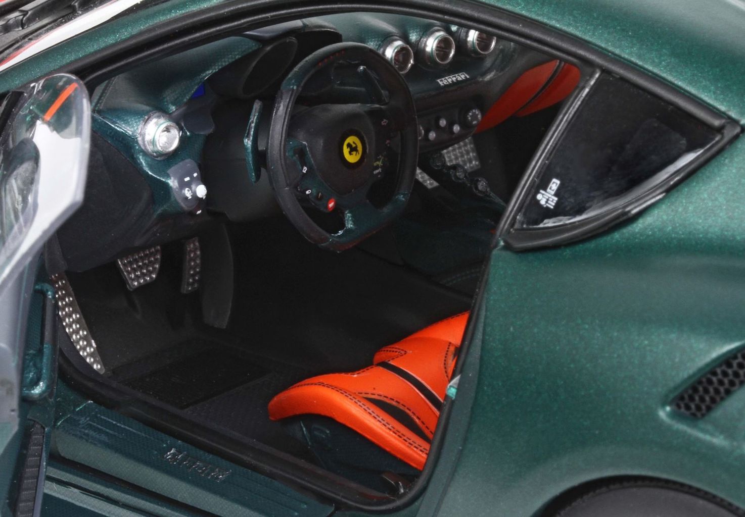 Ferrari F12 TDF 2015 verde GB opaco 1:18 B.B.R.