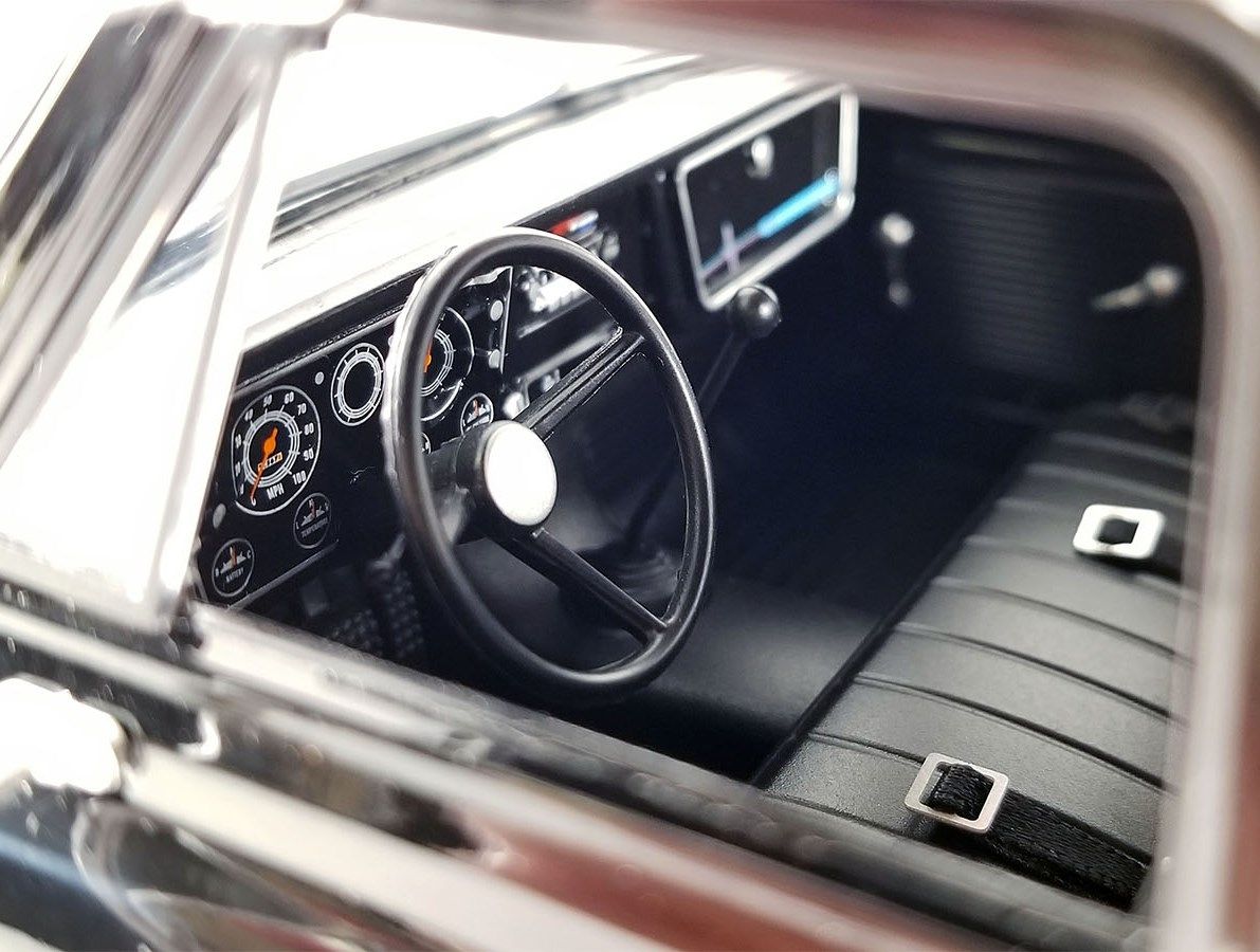 Chevrolet C-30 Ramp Truck Heartbeat of America 1967 1:18 Acme Diecast