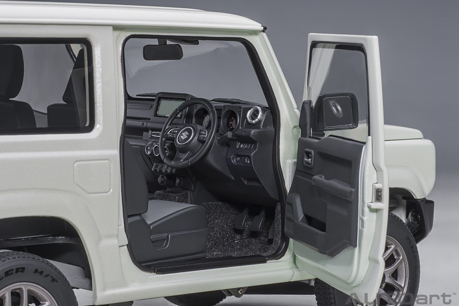 Suzuki Jimny JB64 RHD pure white pearl 1:18 AUTOart