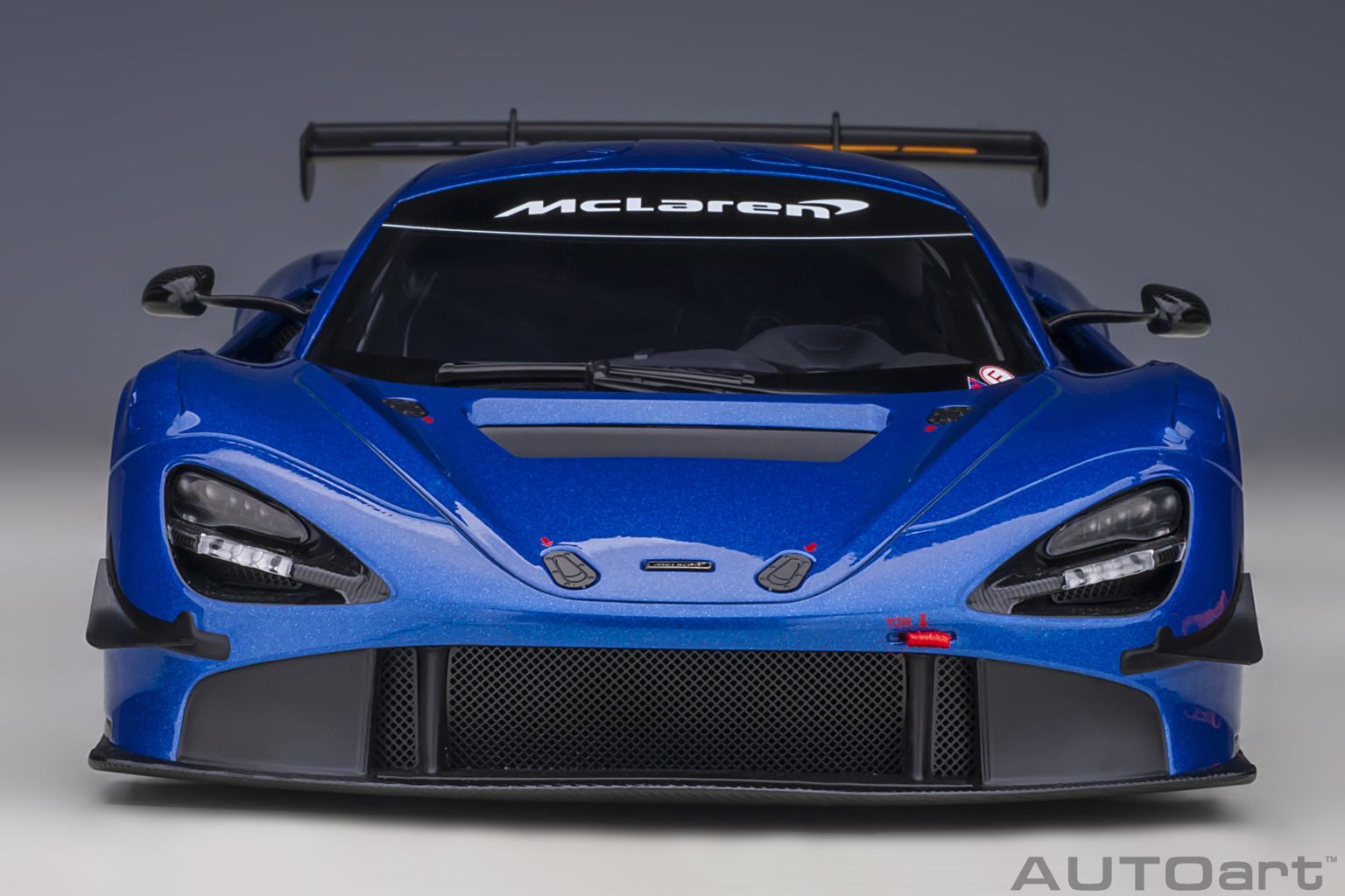 McLaren 720S GT3 2017 azure blue 1:18 AUTOart