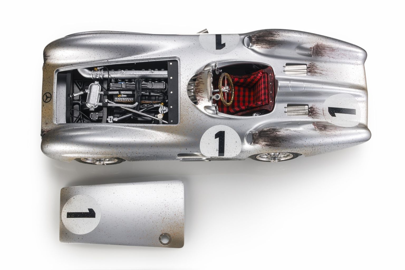 Mercedes W196R Streamliner #1 Juan Manuel Fangio Pole Position and 4th Place British GP World Champion 1954 dirty version 1:18 GP Replicas