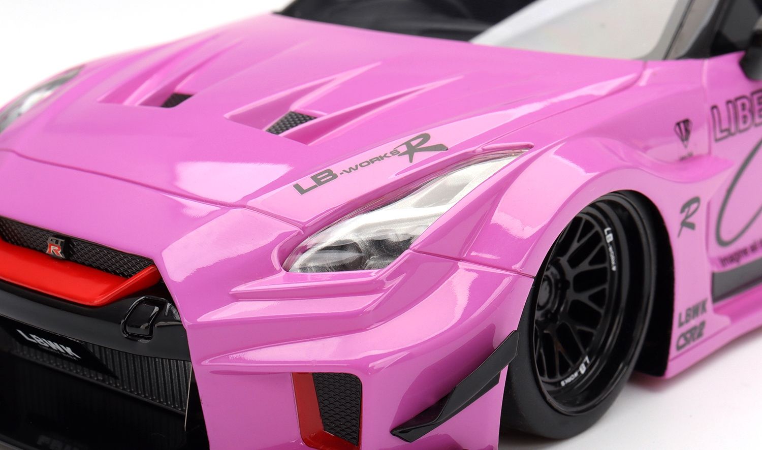 LB-Silhouette Works GT Nissan 35GT-RR Ver.1 *Class* 1:18 TopSpeed Models