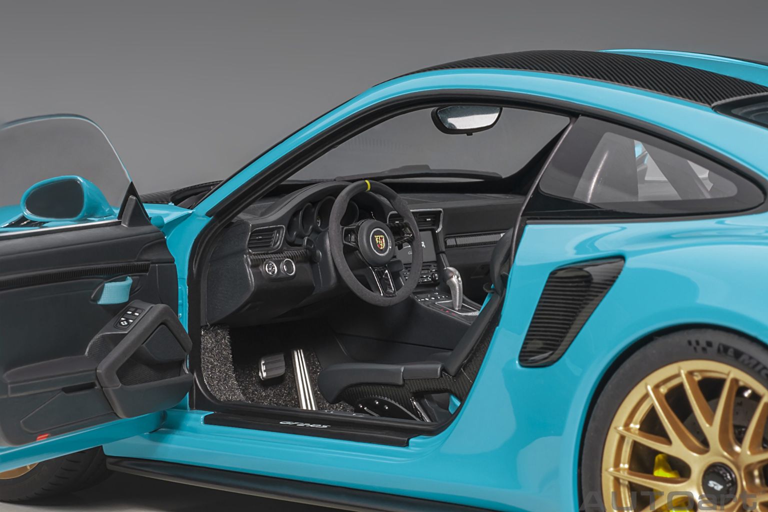 Porsche 911 GT2RS 2017 Weissach Package Miami blue 1:18 AUTOart