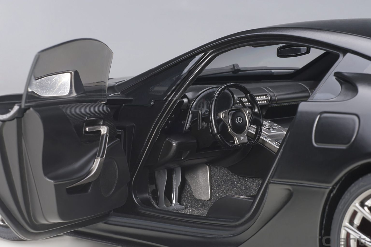 Lexus LFA 2010 matt black 1:18 AUTOart