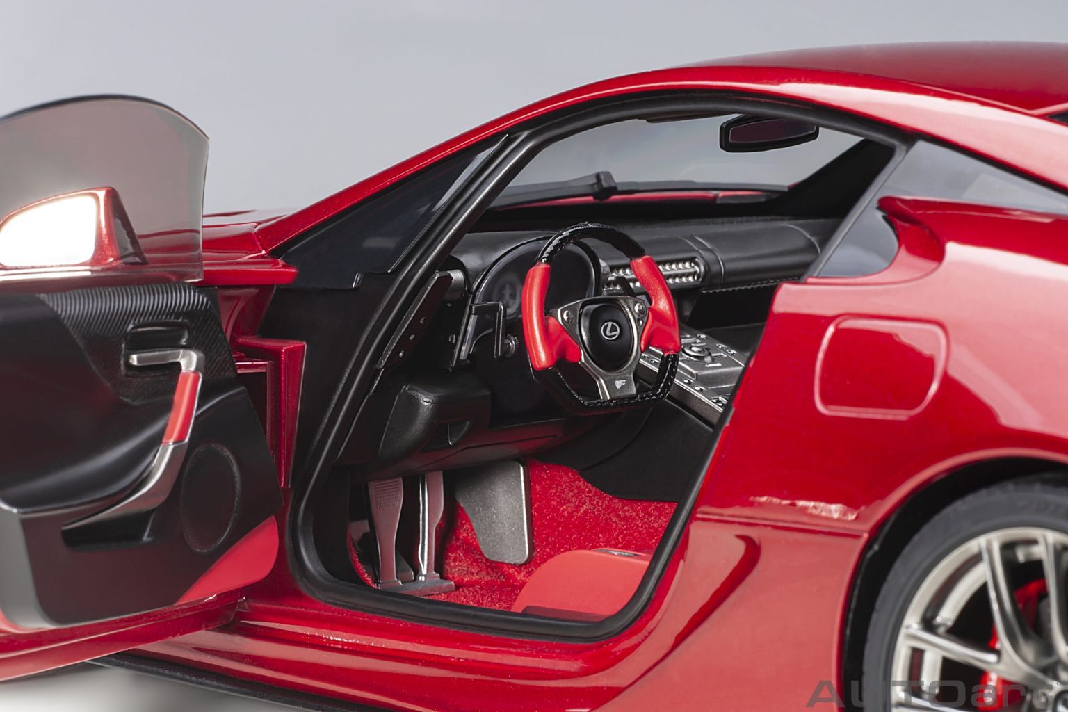 Lexus LFA 2010 pearl red 1:18 AUTOart