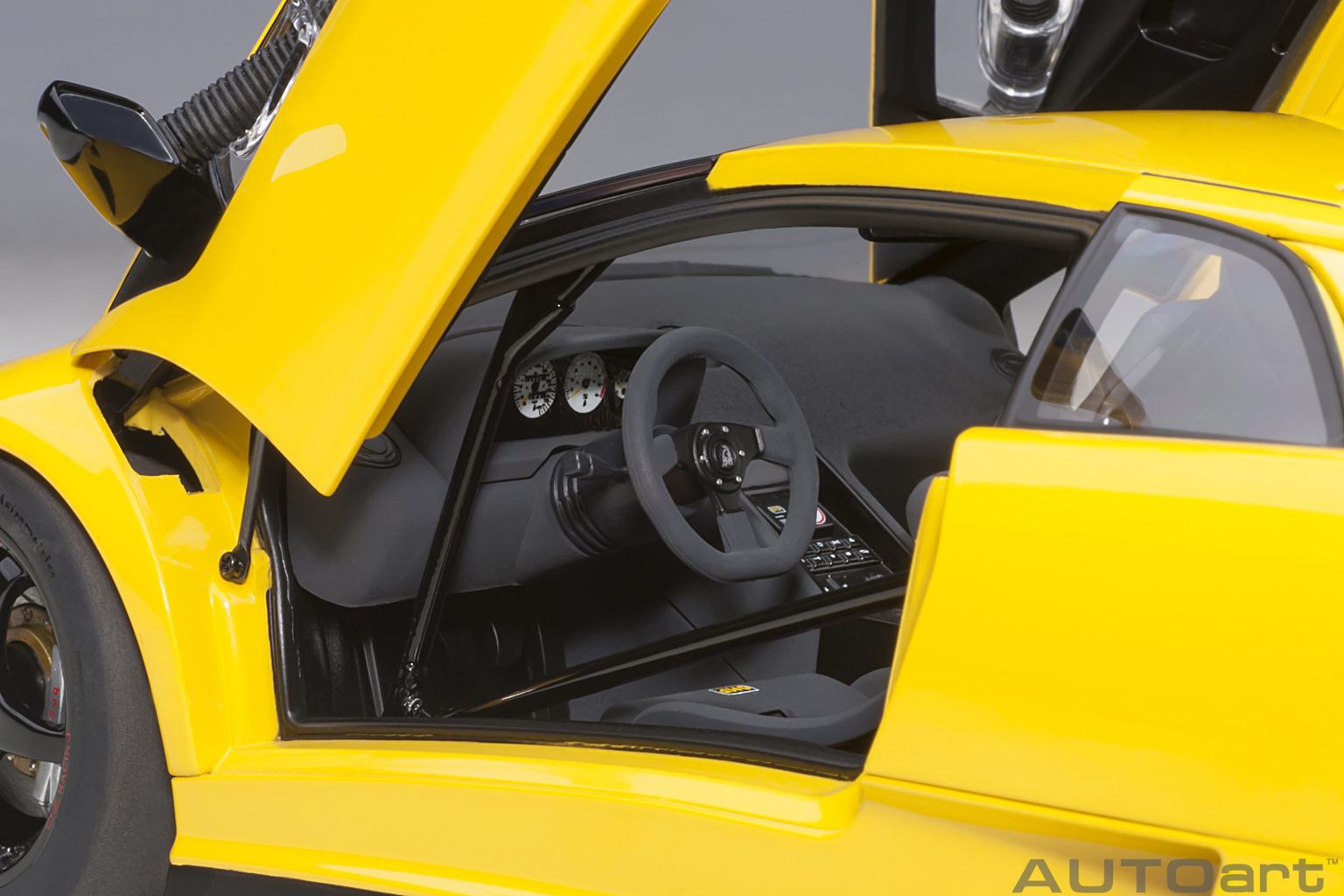 Lamborghini Diablo SV R 1996 superfly yellow 1:18 AUTOart