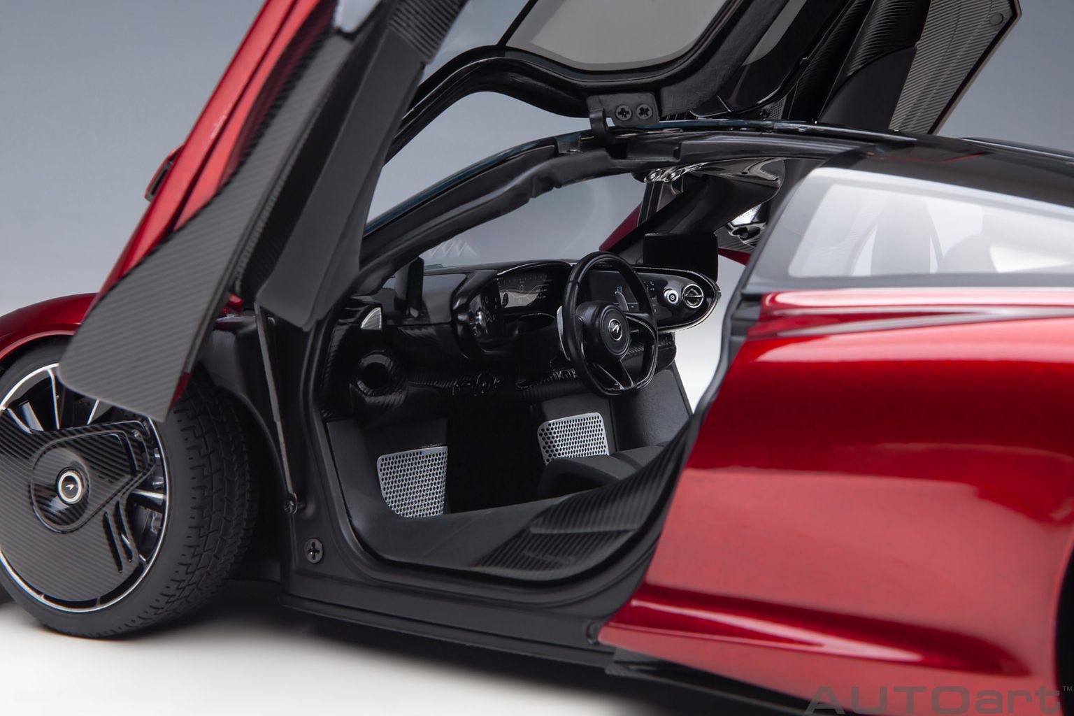 McLaren Speedtail 2020 volcano red 1:18 AUTOart