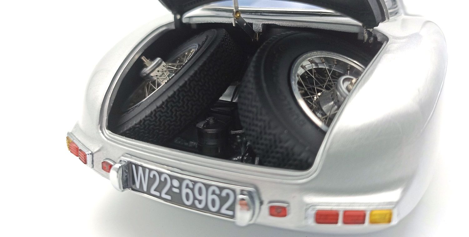 Mercedes-Benz 300 SLR Coupe #T1 RAC Tourist Trophy 1955 1:18 CMC