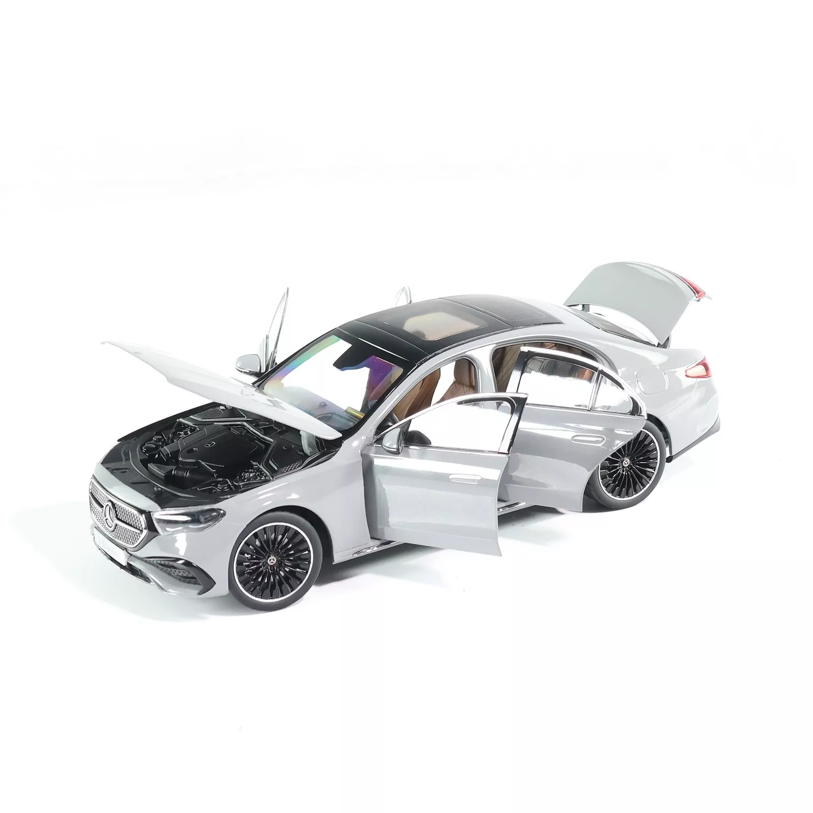 Mercedes-Benz E-Class W214 alpin grey 1:18 Mercedes-Benz Dealer edition