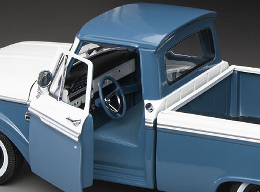 Ford F-100 Custom Cab Pickup 1965 blue/white 1:18 Sun Star