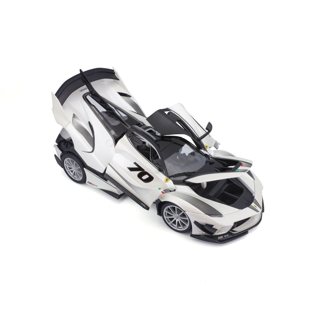 Ferrari FXX-K EVO #70 2018 white 1:18 Bburago
