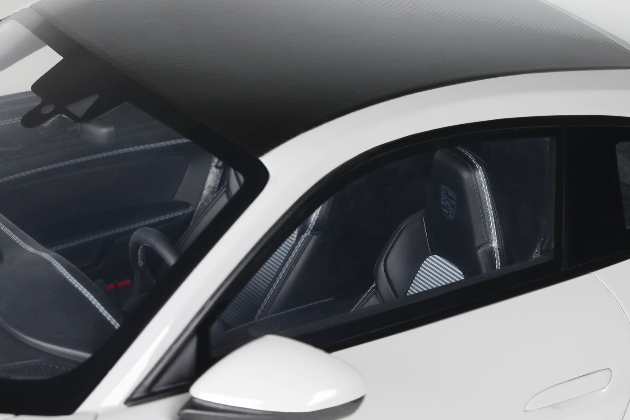 Porsche 992 GT3 Touring grey 1:12 GT Spirit