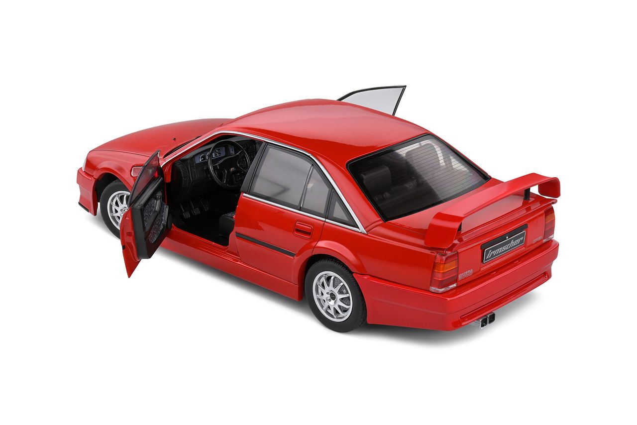 Opel Omega 3.0 24V 1990 1:18 Solido