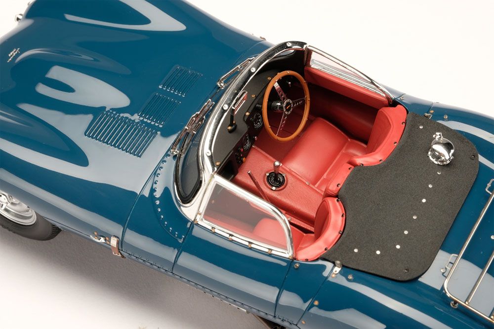 Jaguar XKSS 1957 blue 1:18 Amalgam