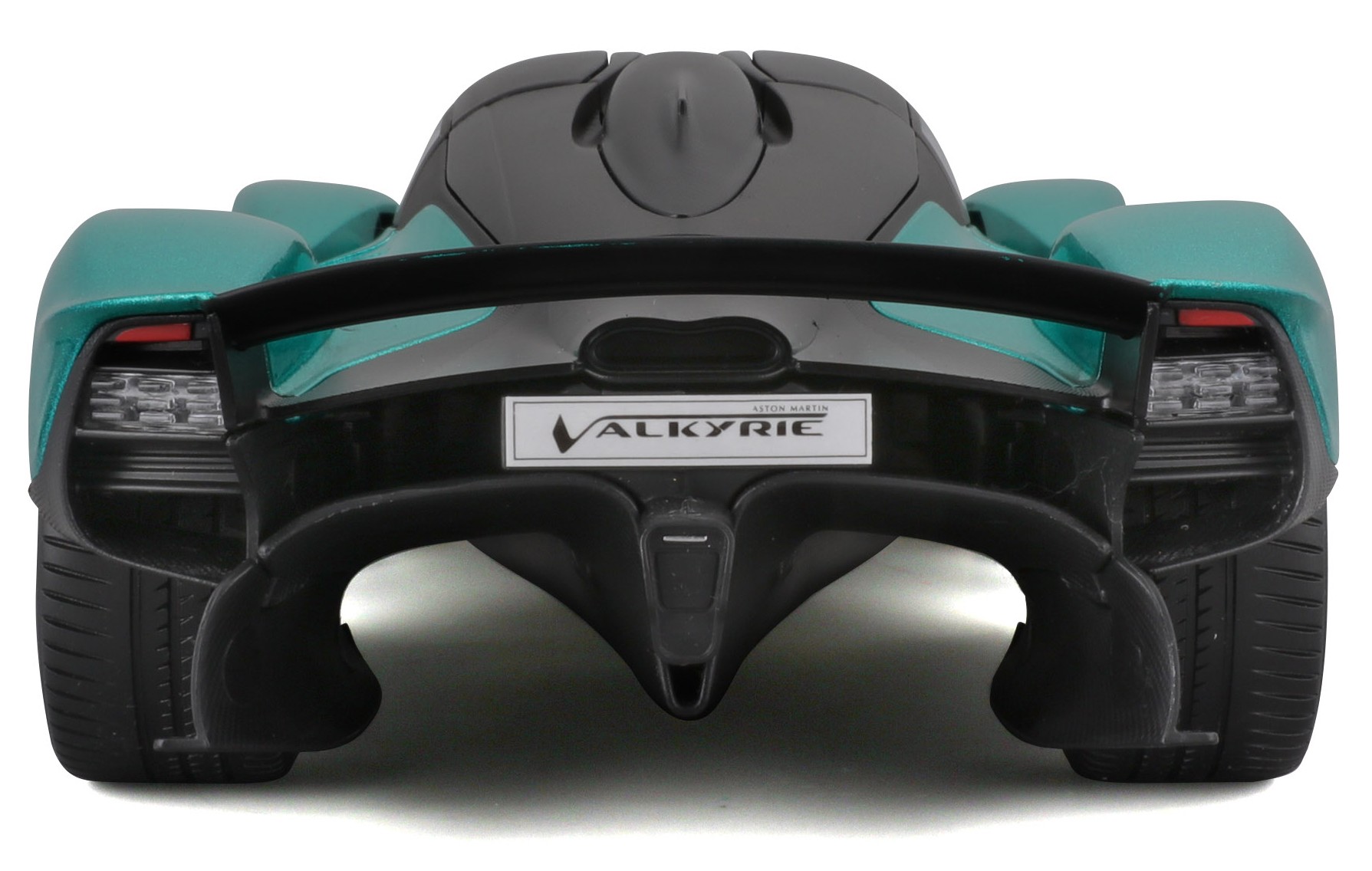 Aston Martin Valkyrie 2022 green 1:18 Maisto