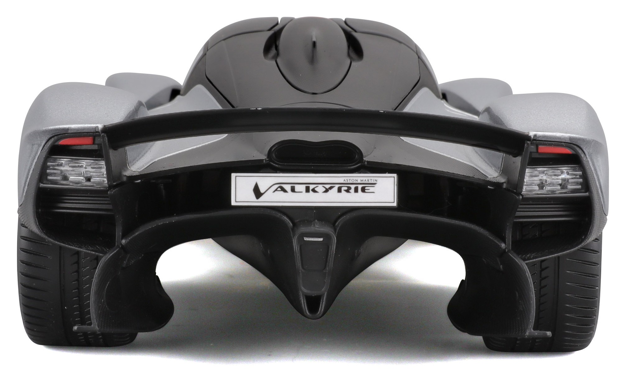 Aston Martin Valkyrie 2022 silver 1:18 Maisto