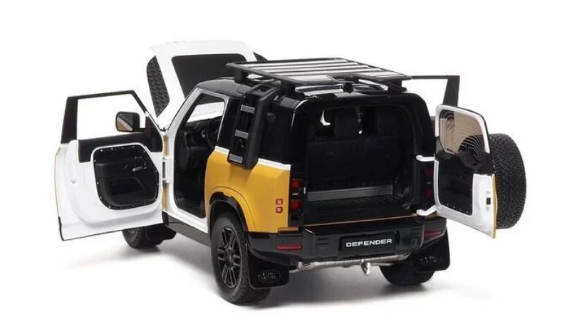 Land Rover Defender 90 2023 Trophy Edition 1:18 Almost Real