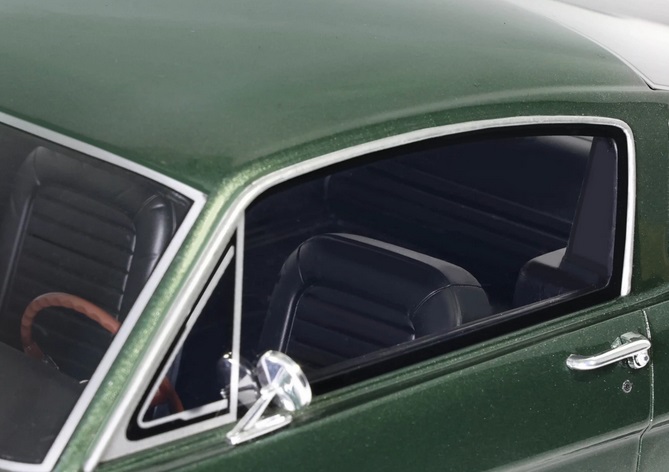 Ford Mustang Fastback 1967 green 1:12 OttOmobile