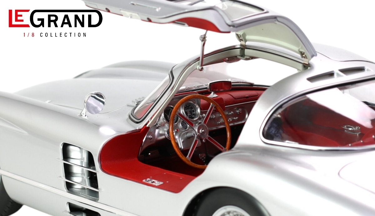 Mercedes-Benz 300 SLR Uhlenhaut - Model Kit - silver/red interior 1:8 LeGrand