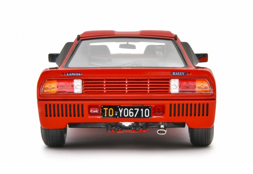 Lancia 037 Stradale 1982 red 1:18 Laudoracing Model