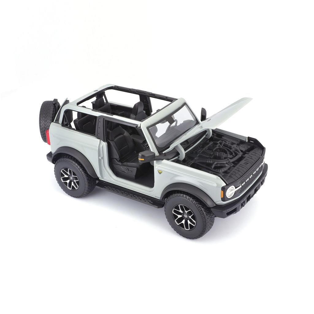 Ford Bronco Badlands 2021 light grey 1:18 Maisto