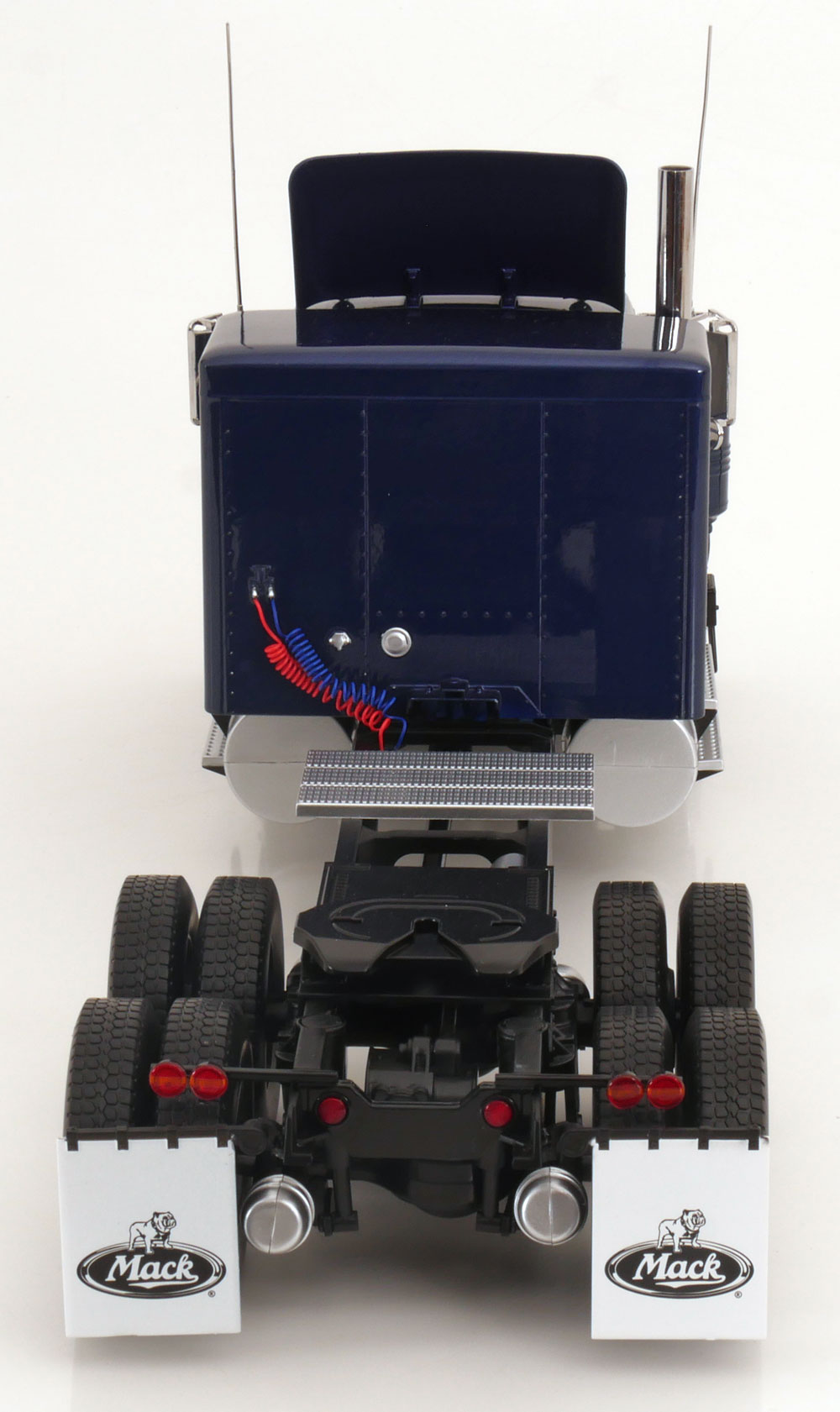 Mack RL700L 1974 blue metallic 1:18 Road Kings