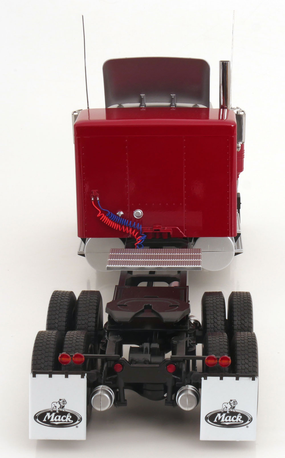 Mack RL700L 1974 red metallic/silver 1:18 Road Kings