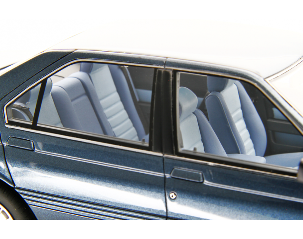 Alfa Romeo 164 2.0 Twin Spark 1987 blue metallic 1:18 Laudoracing Model