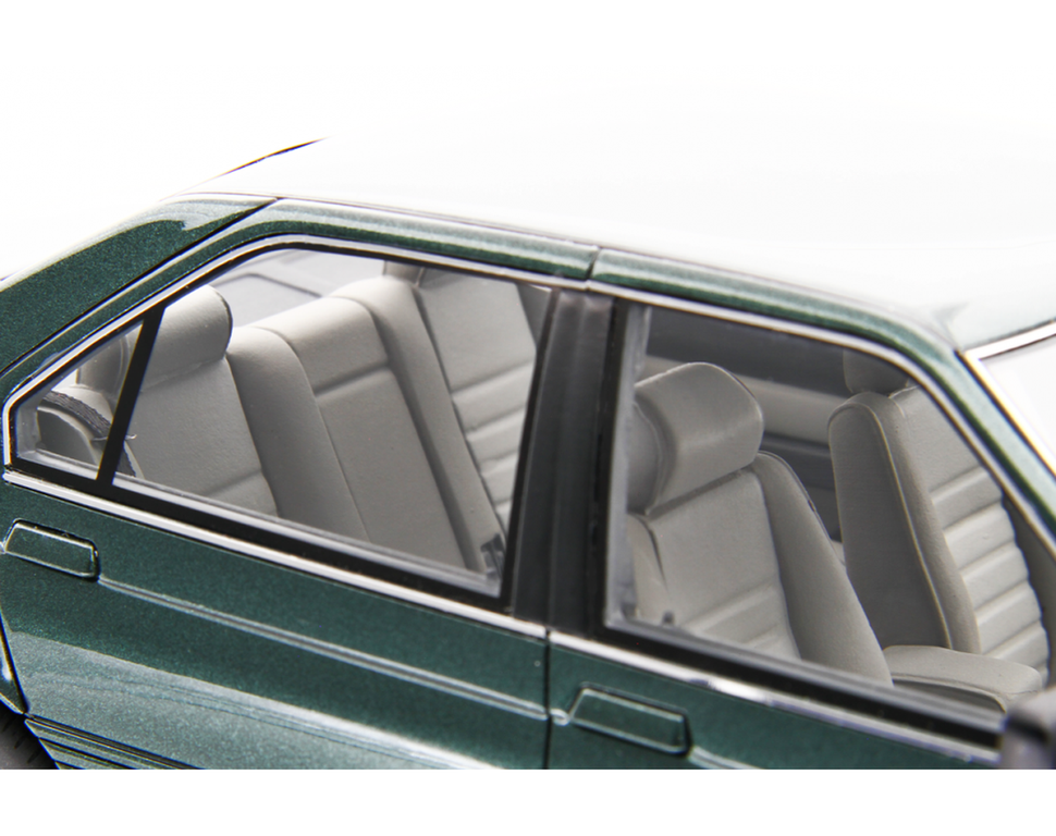 Alfa Romeo 164 2.0 Twin Spark 1987 green metallic 1:18 Laudoracing Model