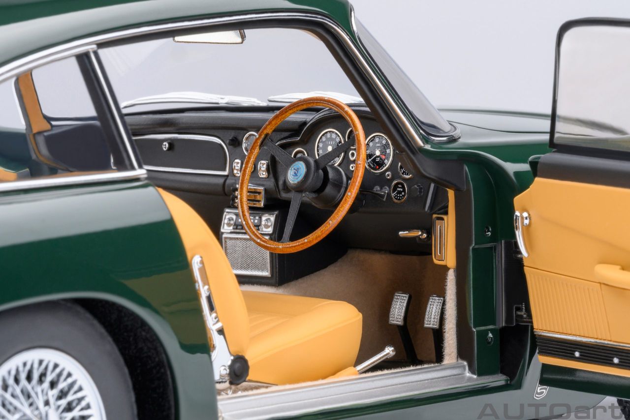 Aston Martin DB5 British Racing Green 1:18 AUTOart