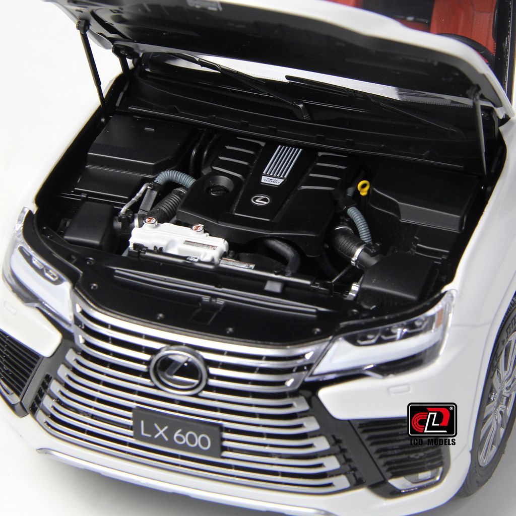 Lexus LX600 2024 white 1:18 LCD Model
