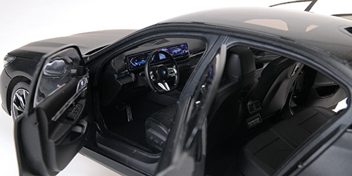 BMW i5 2023 matt grey 1:18 Minichamps 